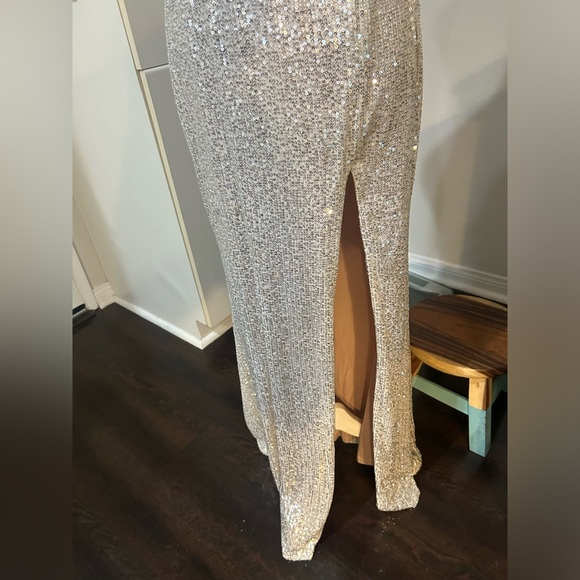 Perfect Holiday Party Dress - Picture 3 of 7